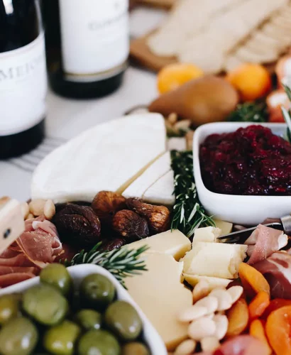 Charcuterie Board Pairing with Wines and Presentation Guidelines